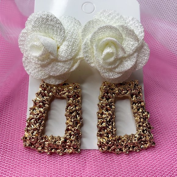 White Floral Earrings - Picture 1 of 1